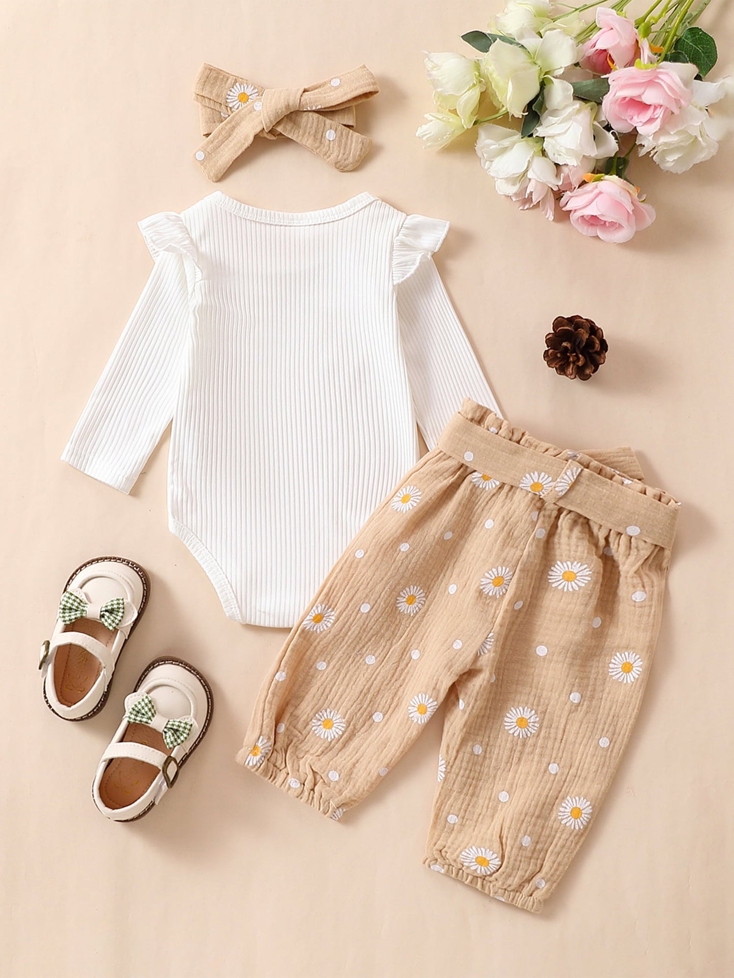 Qtinghua Newborn Baby Girls Fall Clothes Long Sleeve Ruffle Romper Daisy Print Belted Pants Headband Set Apricot 0-3 Months