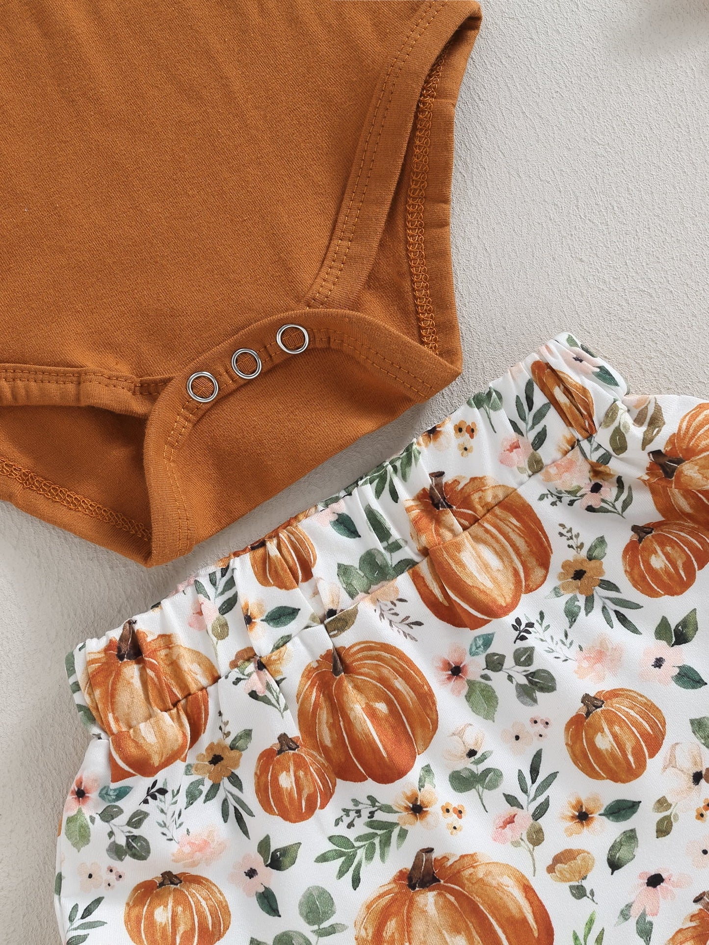 Canis 3-Piece Halloween Outfit for Baby Girls: Romper, Pumpkin Shorts, and Headband